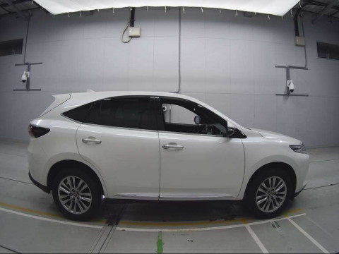 2019 Toyota Harrier ZSU60W[2]