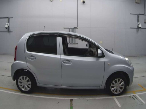 2016 Toyota Passo KGC30[2]