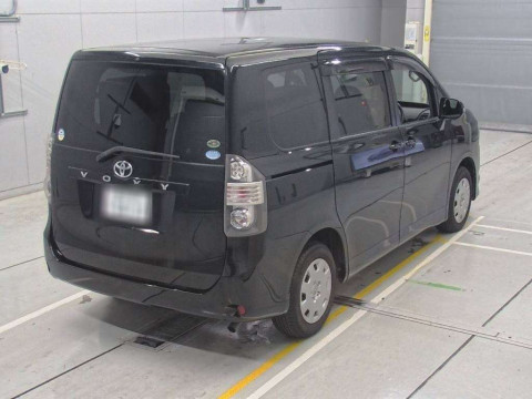 2009 Toyota Voxy ZRR70G[1]