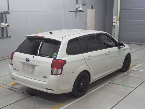 2013 Toyota Corolla Fielder NKE165G[1]