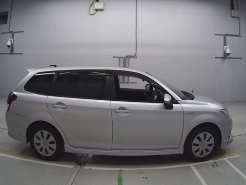 2014 Toyota Corolla Fielder NKE165G[2]