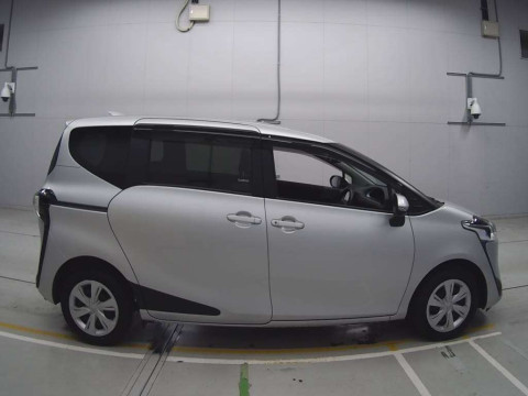 2019 Toyota Sienta NSP172G[2]