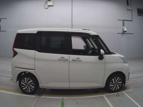 2020 Toyota Roomy M900A[2]