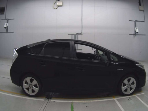 2013 Toyota Prius ZVW30[2]