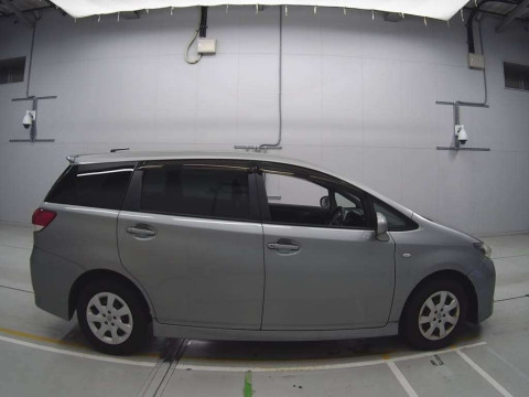 2011 Toyota Wish ZGE20G[2]