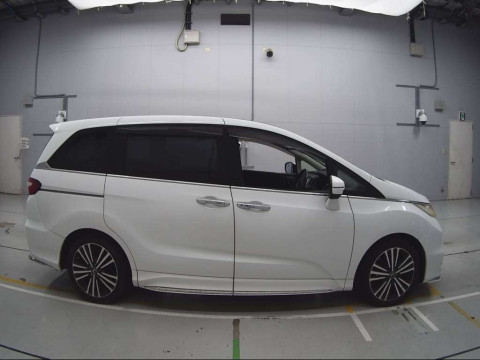 2015 Honda Odyssey RC1[2]