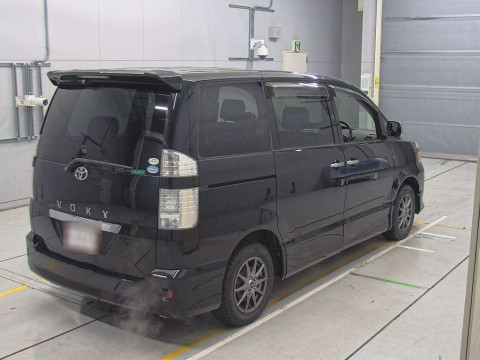 2005 Toyota Voxy AZR60G[1]