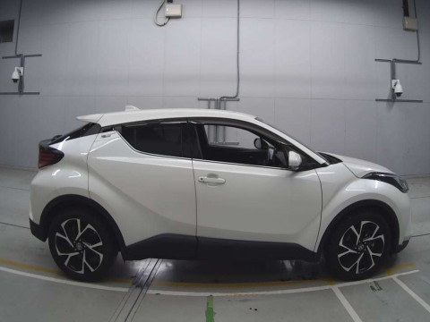 2021 Toyota C-HR NGX10[2]