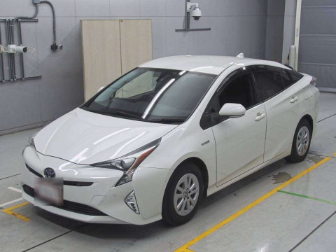 2017 Toyota Prius ZVW50[0]