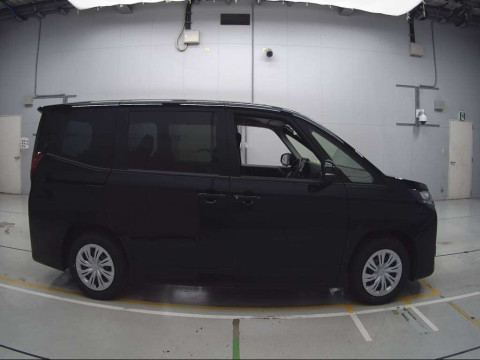 2024 Toyota Noah ZWR90W[2]