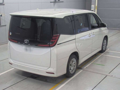 2022 Toyota Noah MZRA90W[1]