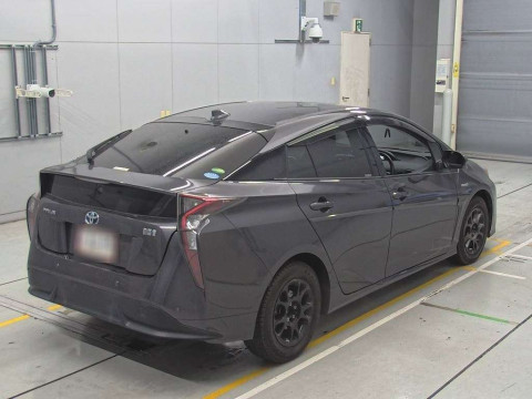 2017 Toyota Prius ZVW51[1]