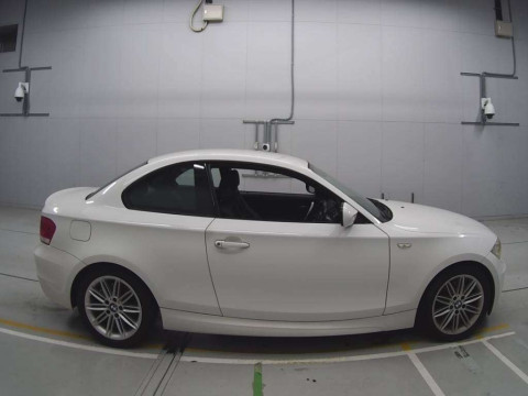 2011 BMW 1 Series UC20[2]