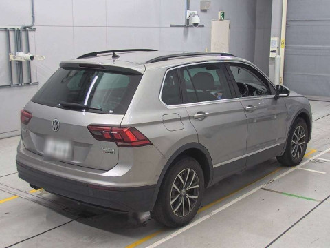 2019 Volkswagen Tiguan 5NDFGF[1]