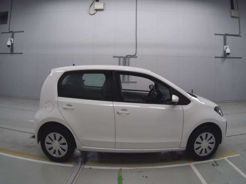 2018 Volkswagen up! AACHY[2]