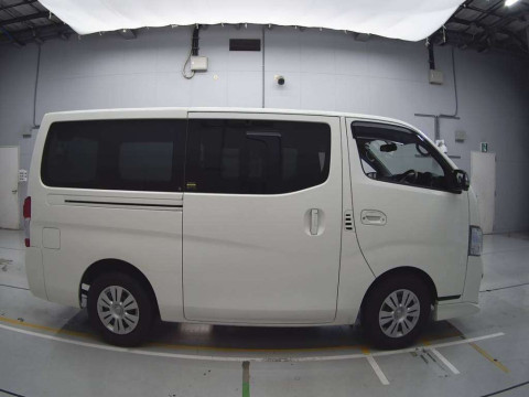 2018 Nissan NV350 CARAVAN VAN VR2E26[2]