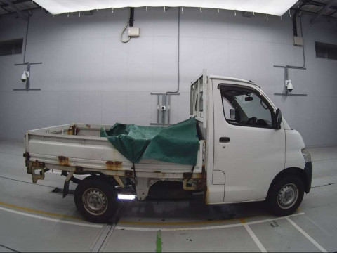 2015 Toyota Liteace Truck S402U[2]