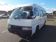 2000 Nissan Caravan Van