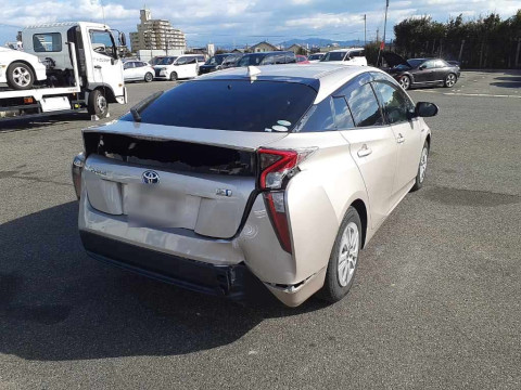 2016 Toyota Prius ZVW50[1]