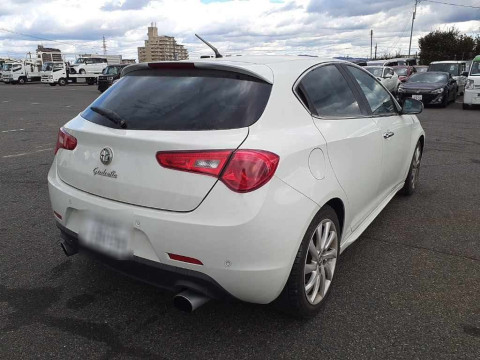 2012 Alfa Romeo Giulietta 94018[1]