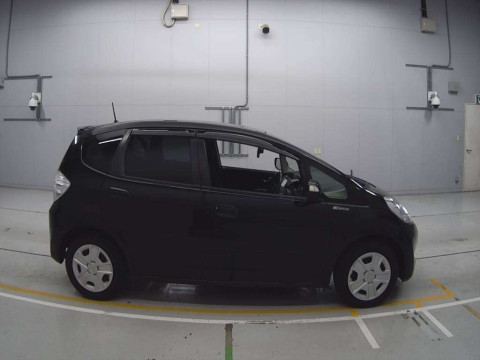 2011 Honda Fit Hybrid GP1[2]