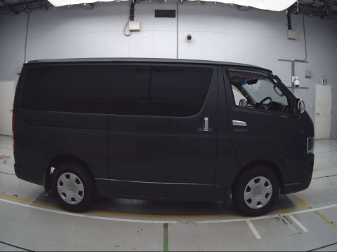 2005 Toyota Hiace Van KDH205V[2]