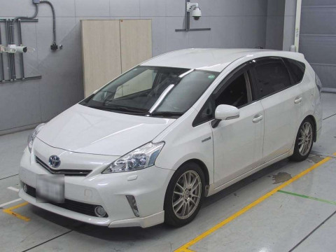 2011 Toyota Prius alpha ZVW41W[0]