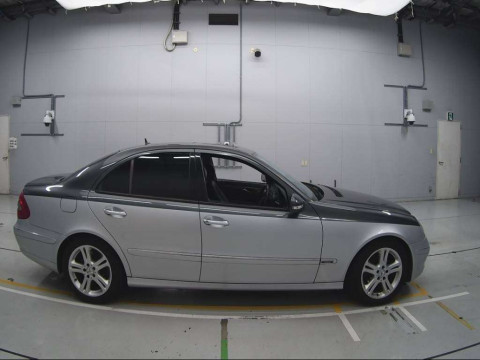 2007 Mercedes Benz E-Class 211022[2]