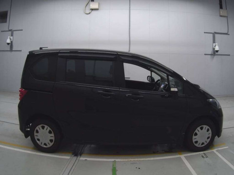 2011 Honda Freed GB3[2]