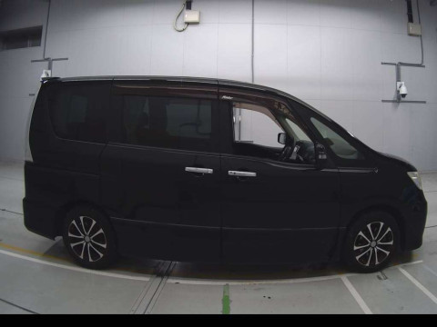 2012 Nissan Serena C26[2]