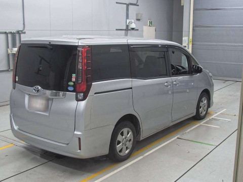 2014 Toyota Noah ZRR80G[1]