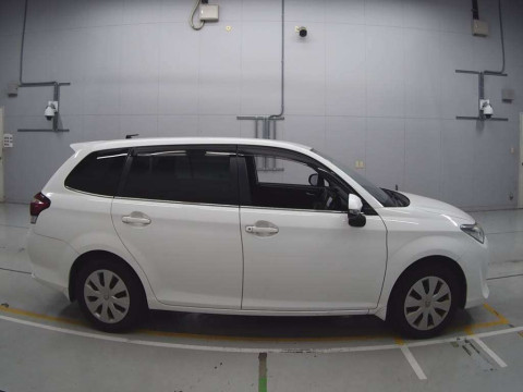 2016 Toyota Corolla Fielder NRE161G[2]