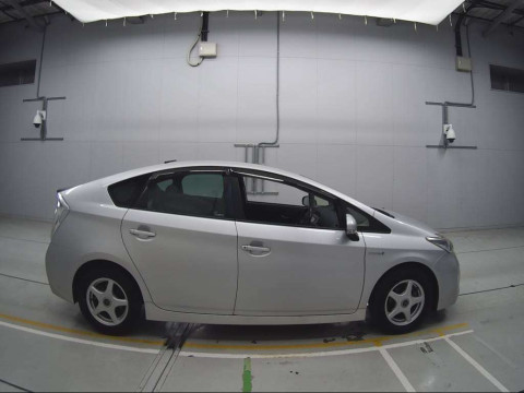 2014 Toyota Prius ZVW30[2]