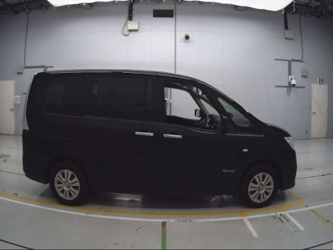 2013 Nissan Serena HC26[2]