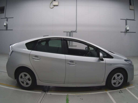 2011 Toyota Prius ZVW30[2]