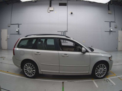 2010 Volvo V50 MB4204S[2]