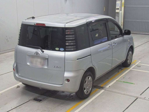 2005 Toyota Sienta NCP81G[1]