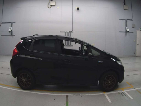 2013 Honda Fit Hybrid GP5[2]