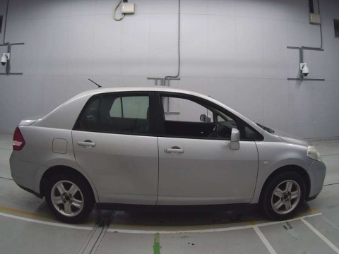 2004 Nissan Tiida Latio SC11[2]