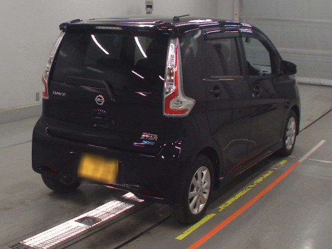 2015 Nissan DAYZ B21W[1]