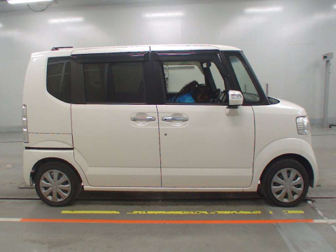 2017 Honda N-BOX JF1[2]