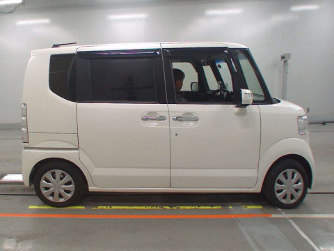 2016 Honda N-BOX JF1[2]