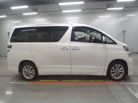 2010 Toyota Vellfire GGH25W[2]