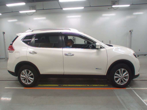 2015 Nissan X-Trail HT32[2]