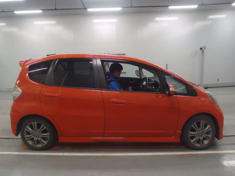 2011 Honda Fit GE8[2]