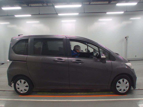 2015 Honda Freed GB3[2]