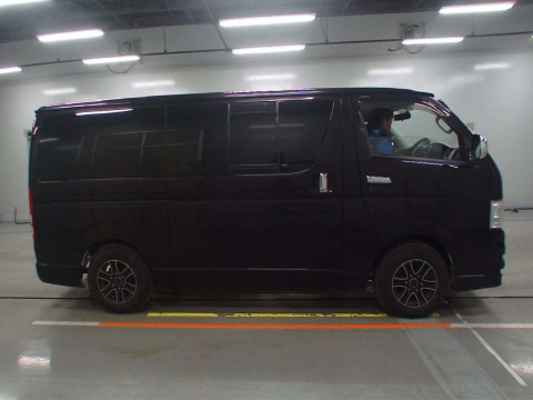 2013 Toyota Regiusace Van KDH206V[2]