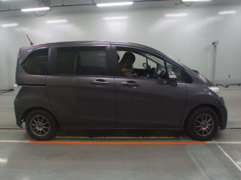 2014 Honda Freed GB3[2]