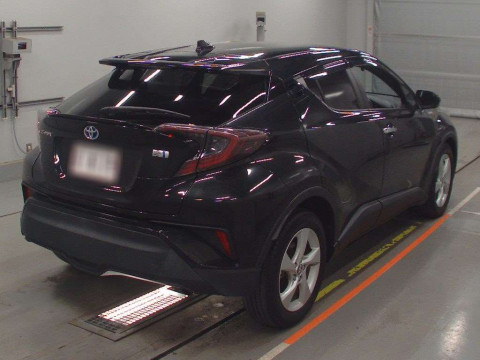 2018 Toyota C-HR ZYX10[1]