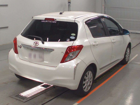 2013 Toyota Vitz NSP130[1]